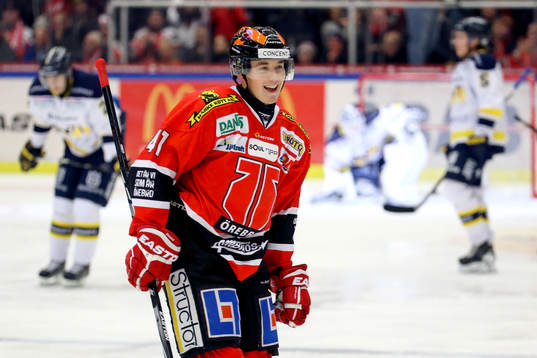 Örebros Joel Mustonen jublar