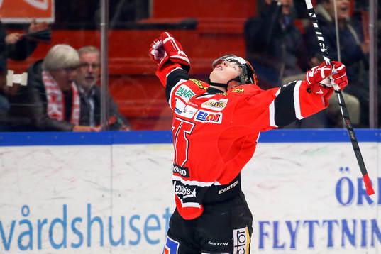 Örebros Joel Mustonen jublar