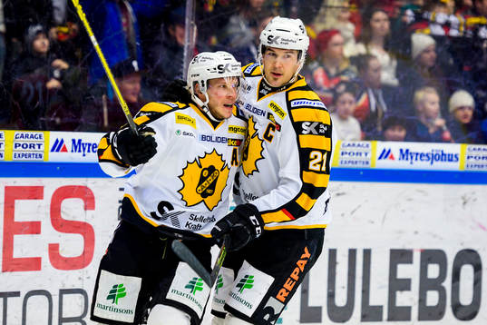Skellefteås Erik Forssell(v) och Jimmie Ericsson(h) jublar