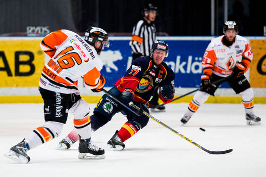 Karlskronas John Henrion med ett skott som Djurgårdens