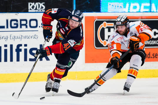 Djurgårdens Patrick Thoresen och Karlskronas Mattias Guter