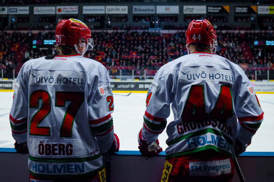 Modos Peter Öberg och Carl Grundström deppar
