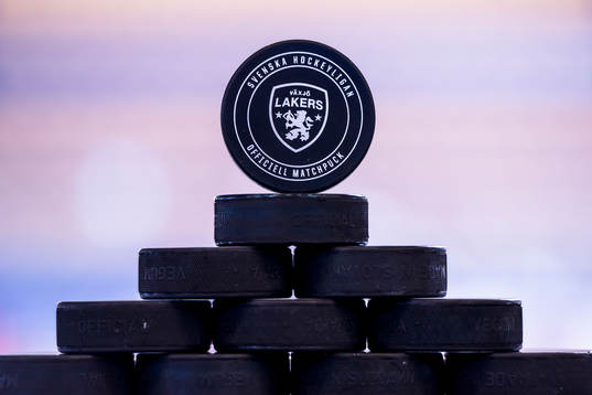 Matchpuck med Växjös logga
