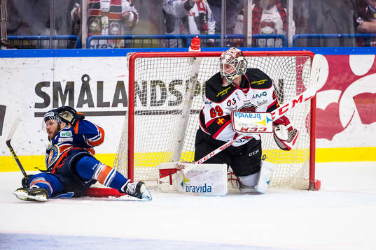 Växjös Liam Reddox faller