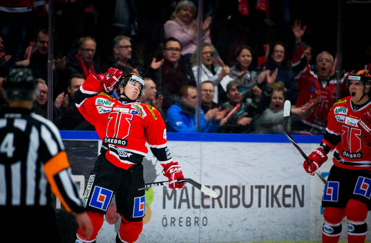 Örebros Joel Mustonen jublar