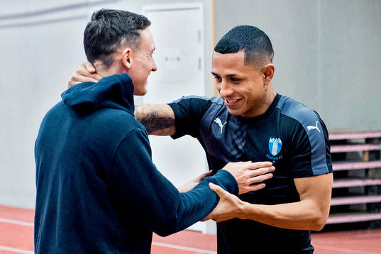 Fystränare Ben Rosen och Victor Yoshimar Yotun Flores när
