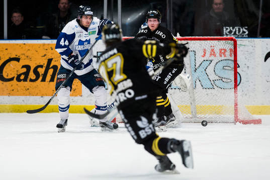 s Jacob Spångberg gör 2-3 för AIK på ett skott som går