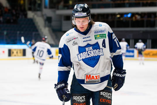 Karlskogas Christian Berglund ser deppig ut