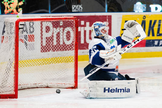 Karlskogas målvakt Joel Gistedt släpper in 3-3