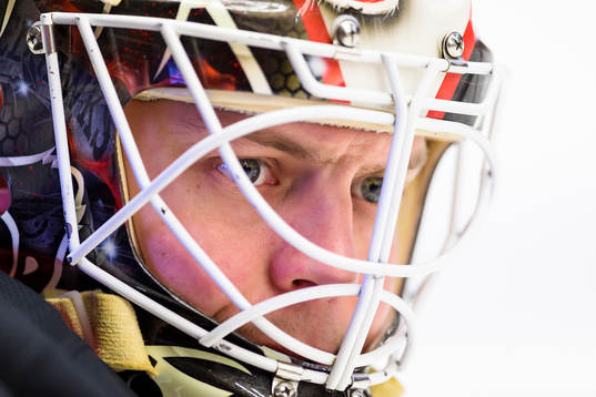 Malmö Redhawks målvakt Oscar Alsenfelt på uppvärmning