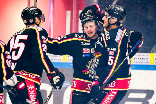 Luleås Lucas Wallmark jublar