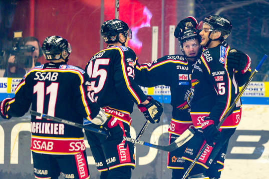 Luleås Lucas Wallmark jublar