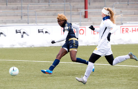 Rosengårds Gaelle Enganamouit skjuter in sitt andra mål