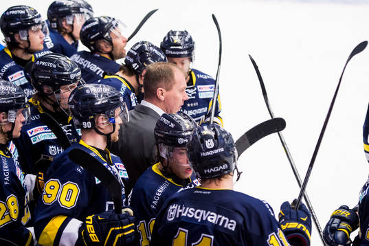s tränare Johan Lindbom