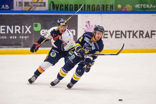 s Mattias Tedenby och Djurgårdens Tomi Sallinen