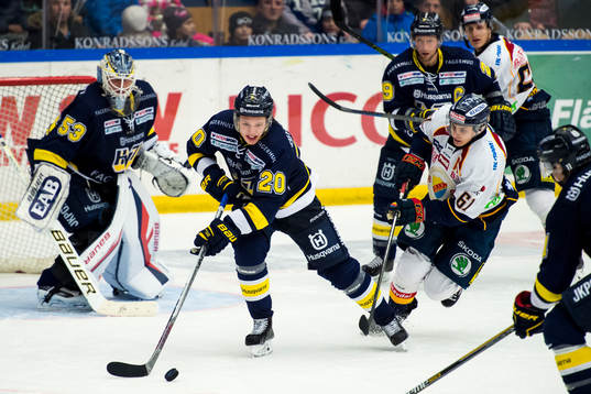 s Lawrence Pilut och Djurgårdens Markus Ljungh