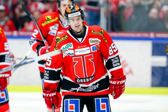 Örebros Kalle Olsson jublar