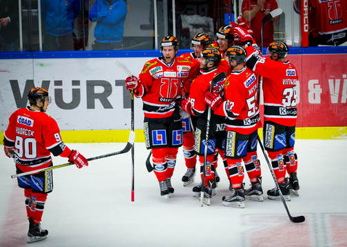 Örebros Marko Anttila jublar