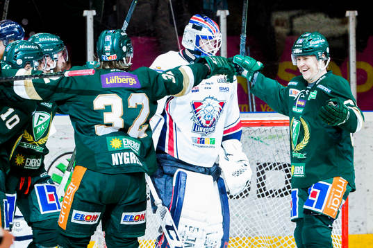 Färjestads spelare jublar
