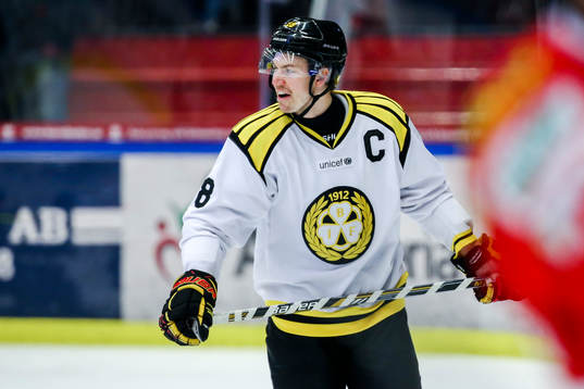 Brynäs Anton Rödin irriterad