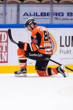 Karlskronas Jimmy Andersson har gjort 3-2 och jublar