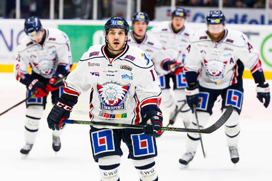 Linköpings Garrett Roe jublar