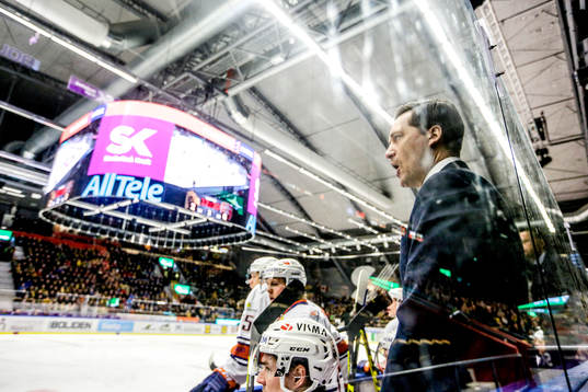 Växjös tränare Sam Hallam