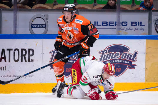 Karlskronas Henrik Nilsson och Modos Patrick Dwyer