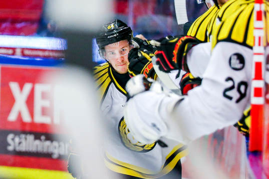 Brynäs Jonathan Pudas jublar