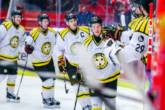 Brynäs Jonathan Pudas jublar
