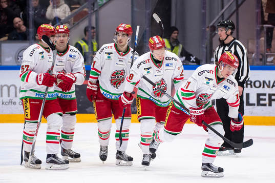 Modos Victor Olofsson har gjort 1-1 och jublar