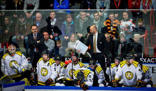 Deppigt i Brynäsbåset hos Brynäs målvakt Felix