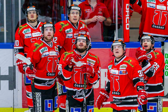 Örebros spelare ser reprisen på Marko Anttila  3-2 mål