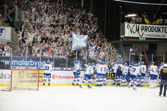 Leksands spelare tackar sina supporters