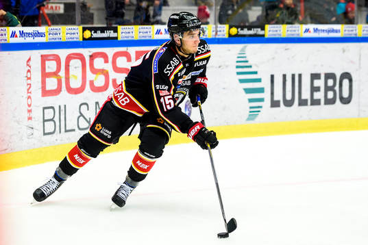 Luleås Christian Jaros med pucken
