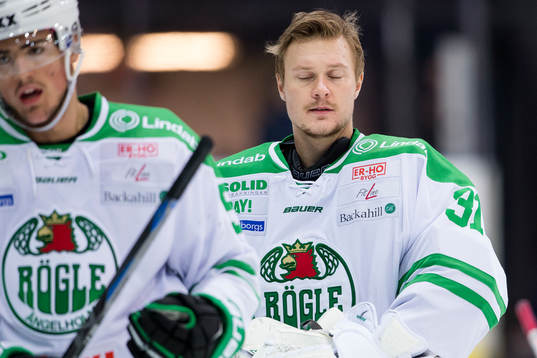 Rögles målvakt målvakt Lars Volden deppar