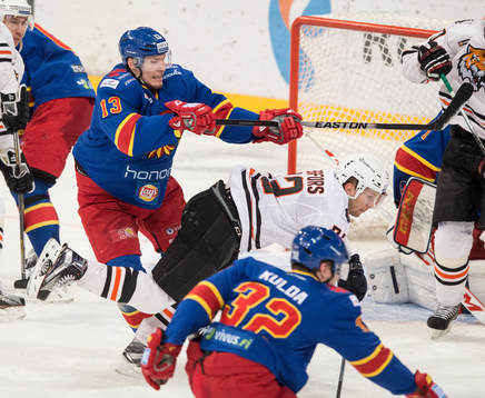 Petteri Wirtanen (13), Niclas Bergfors