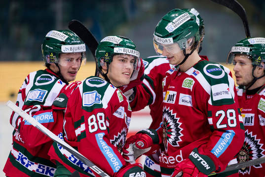 Frölundas Andreas Johnson och Johan Sundström jublar
