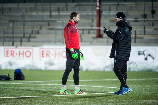 Målvakt Johan Wiland och assisterande tränare Olof Persson