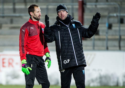 Målvakt Johan Wiland och assisterande tränare Olof Persson