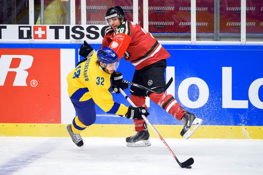 Davos Noah Schneeberger och Frölundas Joel Lundqvist