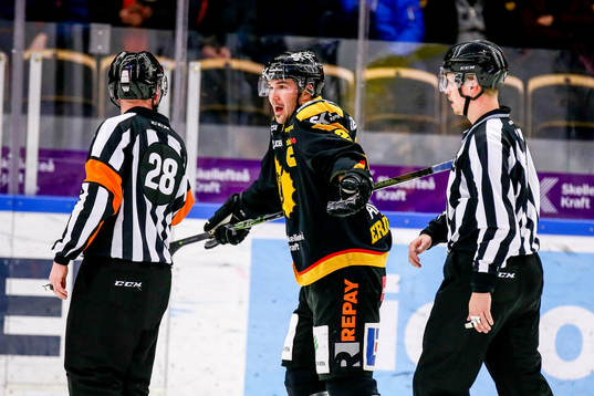 Skellefteås Jimmie Ericsson var arg på domaren Mikael Holm