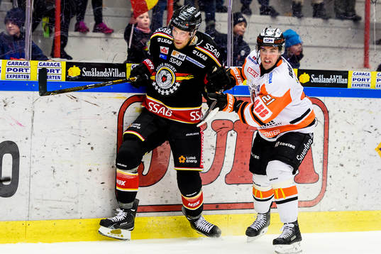 Luleås Ilari Melart och Karlskronas Riley Holzapfel