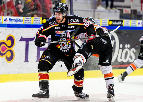 Luleås Jonathan Sigalet stoppar Karlskronas Alexander