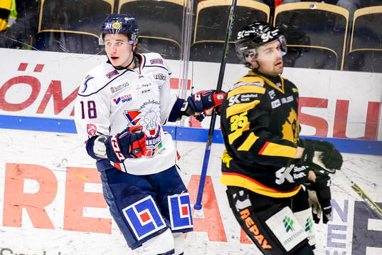 Linköpings Jacob Lilja jublar
