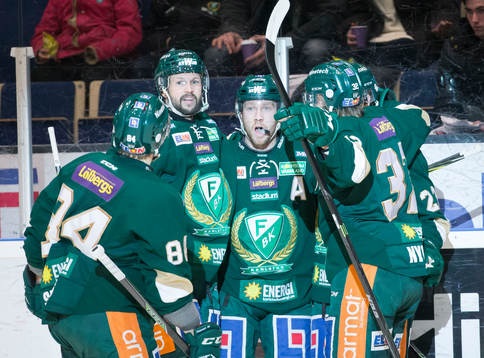 Färjestads Linus Persson  jublar
