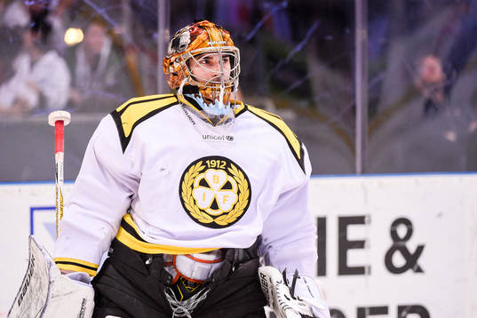 Brynäs målvakt Bernhard Starkbaum deppar