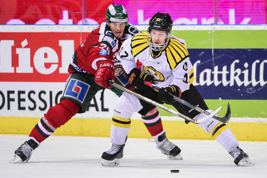 Frölundas Oliver Lauridsen och Brynäs Petr Vrana