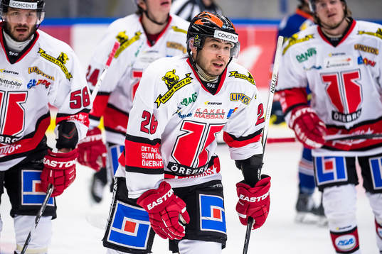 Örebros Greg Squires jublar