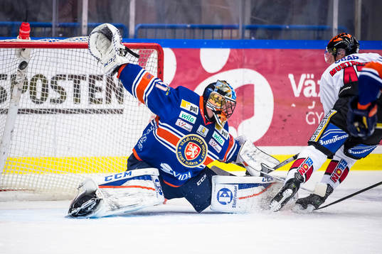 Örebros Joel Mustonen gör mål 0-2 bakom Växjös
